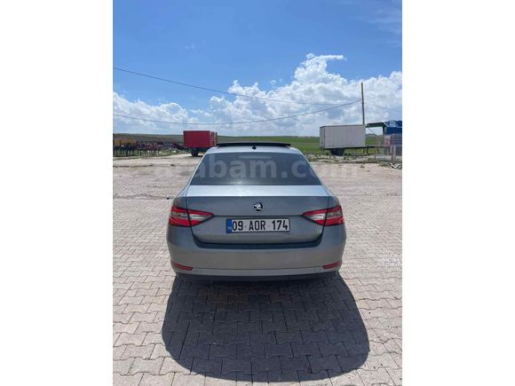 HATASIZ CAM TAVANLI SKODA SUPERB