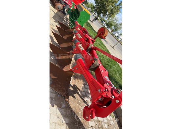 Sahibinden Tarım & İş Makineleri Pulluk 4+1 artı Biri dahil ünlü 140 şase pukuk