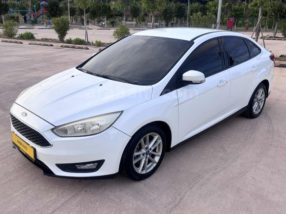 2015 FORD FOCUS 1.6 TDCİ TRENDX MASRAFSIZ TEMİZ