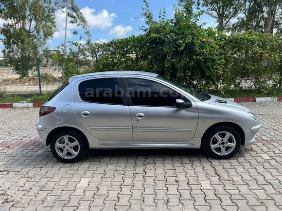 E.S OTOMOTİVDEN 206+4 KAPI+KLİMALI