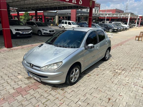 E.S OTOMOTİVDEN 206+4 KAPI+KLİMALI