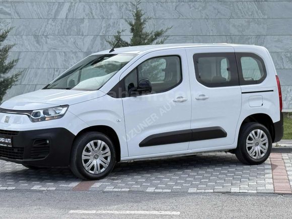 UZUNER AUTO'dan 2023 MODEL 1.5blueHDİ 97 bin km hatasız