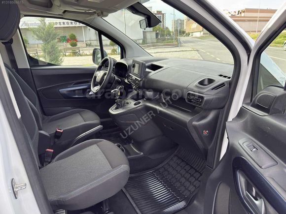 UZUNER AUTO'dan 2023 MODEL 1.5blueHDİ 97 bin km hatasız