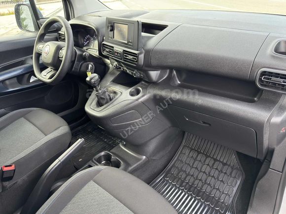 UZUNER AUTO'dan 2023 MODEL 1.5blueHDİ 97 bin km hatasız