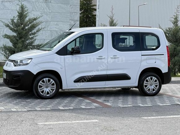 UZUNER AUTO'dan 2023 MODEL 1.5blueHDİ 97 bin km hatasız