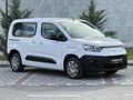 UZUNER AUTO'dan 2023 MODEL 1.5blueHDİ 97 bin km hatasız
