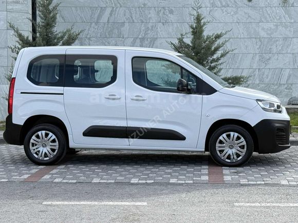 UZUNER AUTO'dan 2023 MODEL 1.5blueHDİ 97 bin km hatasız
