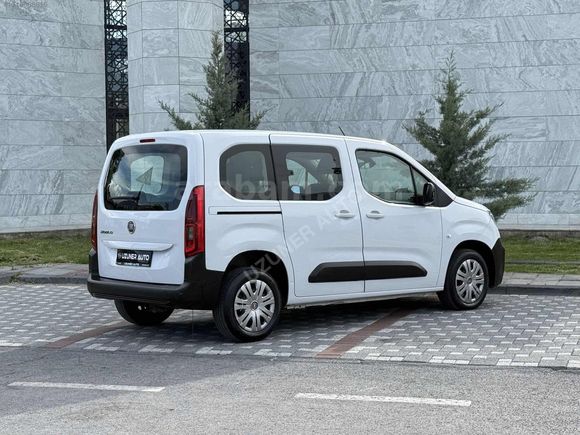 UZUNER AUTO'dan 2023 MODEL 1.5blueHDİ 97 bin km hatasız
