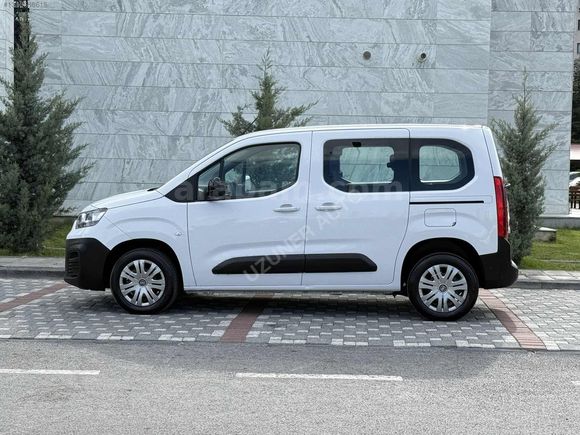 UZUNER AUTO'dan 2023 MODEL 1.5blueHDİ 97 bin km hatasız