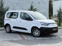 UZUNER AUTO'dan 2023 MODEL 1.5blueHDİ 97 bin km hatasız