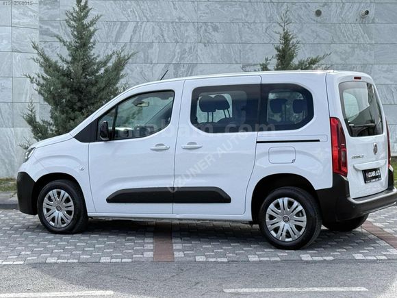UZUNER AUTO'dan 2023 MODEL 1.5blueHDİ 97 bin km hatasız