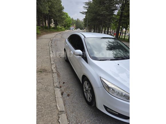 Sahibinden Ford Focus 1.6 TDCi Trend X 2015 Model  234.600 km Beyaz