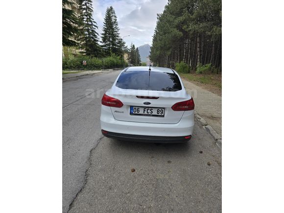 Sahibinden Ford Focus 1.6 TDCi Trend X 2015 Model  234.600 km Beyaz