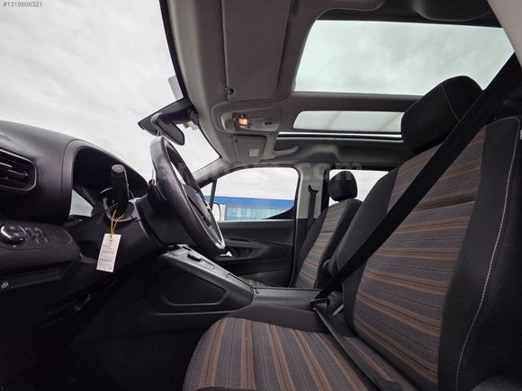 AKBAŞ OTOMOTİV'DEN HATASIZ OPEL COMBO ULTİMATE CAM TAVAN 2023.