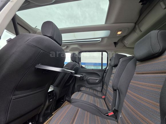 AKBAŞ OTOMOTİV'DEN HATASIZ OPEL COMBO ULTİMATE CAM TAVAN 2023.