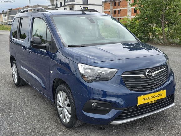 AKBAŞ OTOMOTİV'DEN HATASIZ OPEL COMBO ULTİMATE CAM TAVAN 2023.
