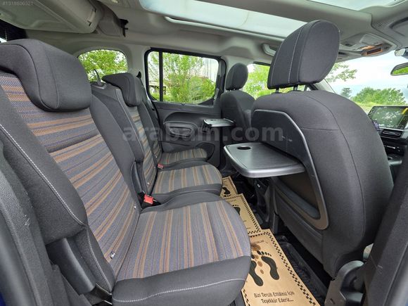 AKBAŞ OTOMOTİV'DEN HATASIZ OPEL COMBO ULTİMATE CAM TAVAN 2023.