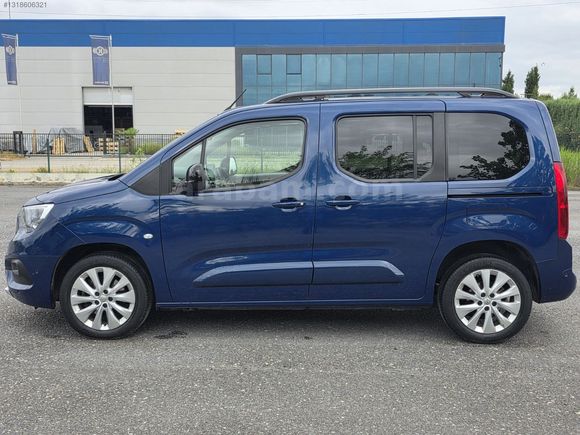 AKBAŞ OTOMOTİV'DEN HATASIZ OPEL COMBO ULTİMATE CAM TAVAN 2023.