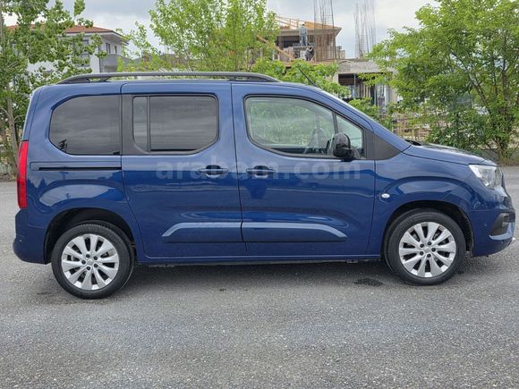 AKBAŞ OTOMOTİV'DEN HATASIZ OPEL COMBO ULTİMATE CAM TAVAN 2023.