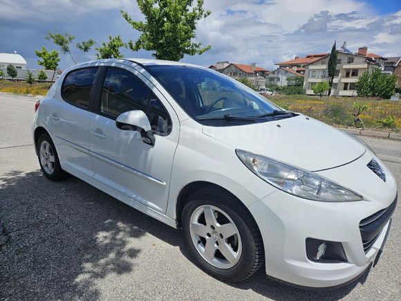 Sahibinden Peugeot 207 1.4 HDi Active 2011 Model