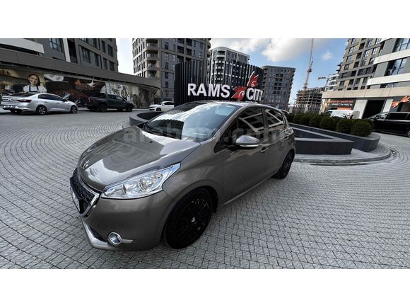 Sahibinden Peugeot 208 1.4 HDi Active 2014  LANSMAN RENGİ