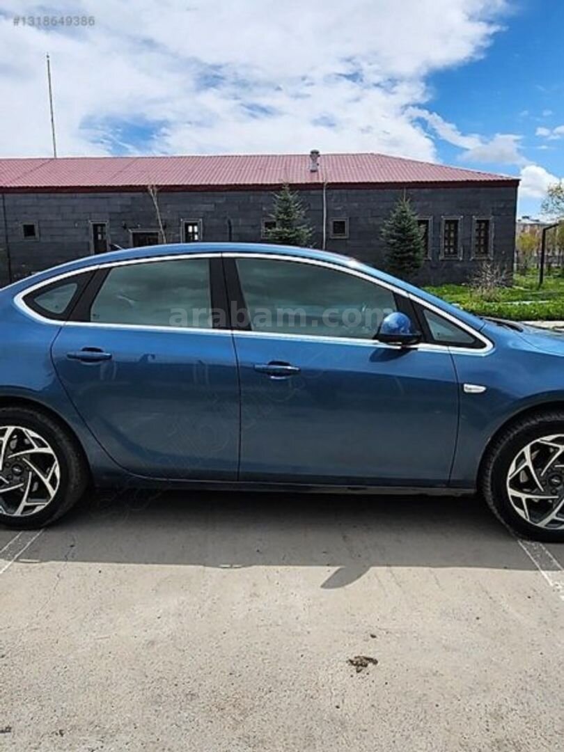 Galeriden Opel Astra 1.6 CDTI Sport 2014 Model Kars 171.000 km Mavi 2