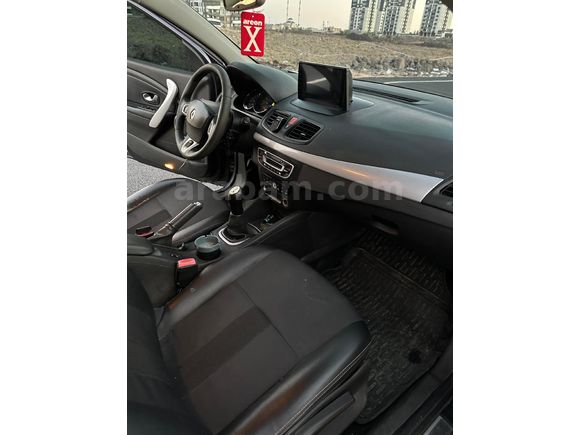 Sahibinden temiz ve bakımlı Renault Fluence 1.6 Dynamique 2011 Model