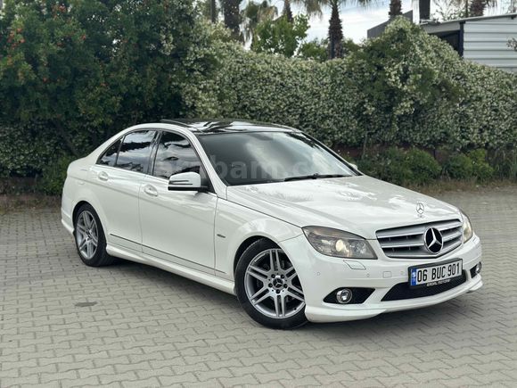 SAHIBINDEN KUSURSUZ TEMIZLIKTE C180 AMG 1.6 5 İLERİ