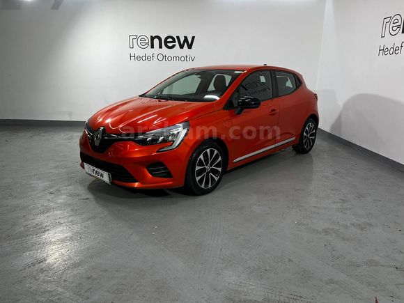 HEDEF RENAULT'DAN 0,99 KREDİ 2023 CLİO TOUCH MANUEL % 20