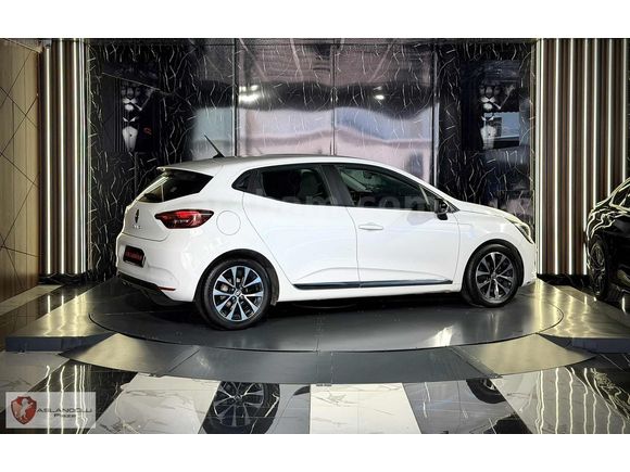 ASLANOĞLU PLAZA'DAN 2023 RENAULT CLİO 1.0TCE TOUCH
