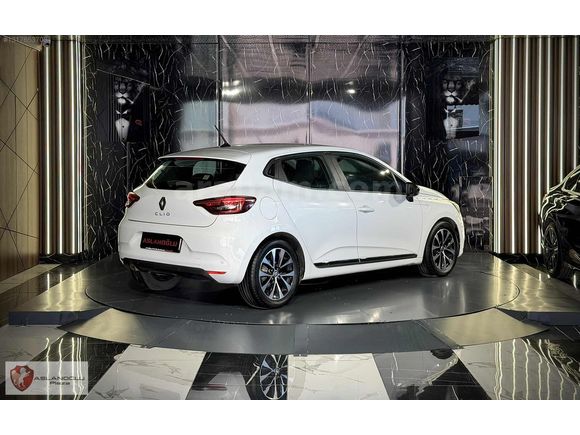 ASLANOĞLU PLAZA'DAN 2023 RENAULT CLİO 1.0TCE TOUCH