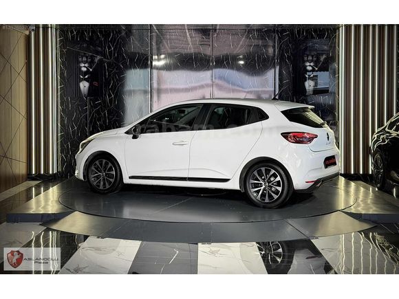 ASLANOĞLU PLAZA'DAN 2023 RENAULT CLİO 1.0TCE TOUCH