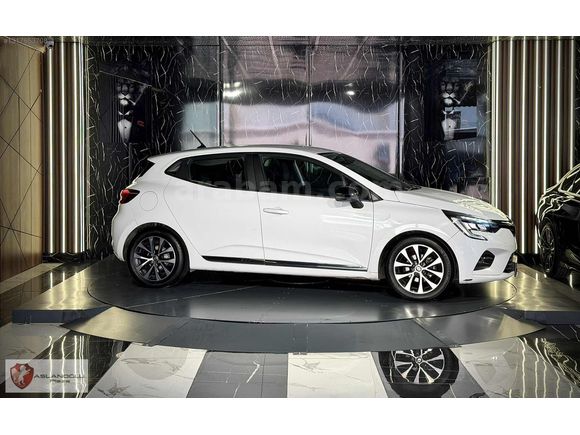 ASLANOĞLU PLAZA'DAN 2023 RENAULT CLİO 1.0TCE TOUCH