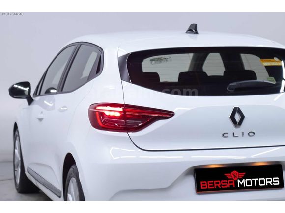 0.79 KREDİ İMKANI 2022 MODEL CLİO TOUCH OTOMATİK
