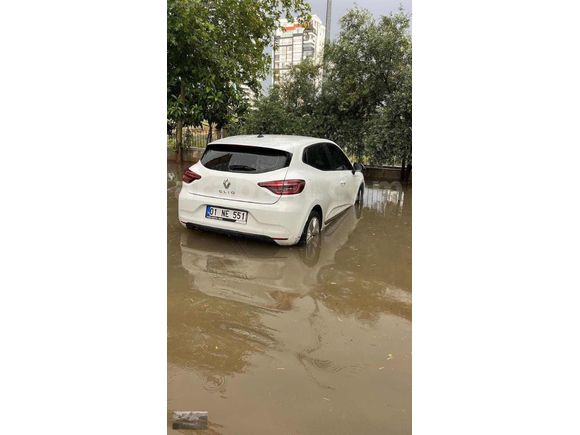 UCA81'DEN 2021 RENAULT CLİO 1.0 TCE TOUCH OTOMATİK K.K 12 TAKSİT