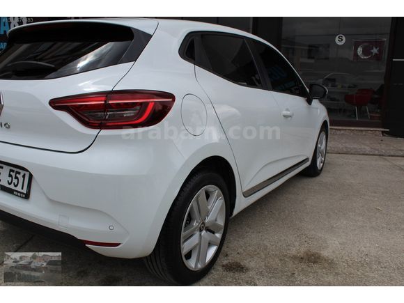 UCA81'DEN 2021 RENAULT CLİO 1.0 TCE TOUCH OTOMATİK K.K 12 TAKSİT