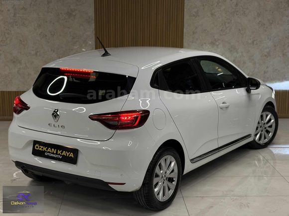 2023 TRAFİK ÇIKIŞLI HASAR KAYITSIZ 69BİNDE G.G.KAMERA