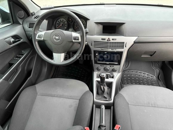  Orijinal Temiz Opel Astra 1.6 Essentia 2013 Model 