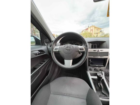  Orijinal Temiz Opel Astra 1.6 Essentia 2013 Model 
