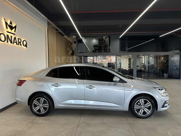 2024 RENAULT MEGANE 1.3 TCE TOUCH 69.000 KMDE