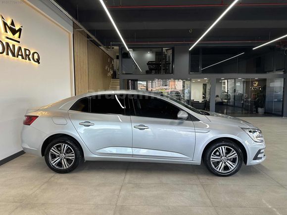 2024 RENAULT MEGANE 1.3 TCE TOUCH 69.000 KMDE