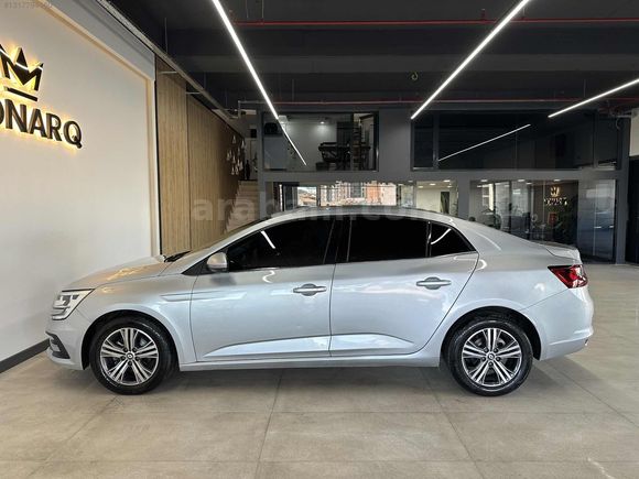 2024 RENAULT MEGANE 1.3 TCE TOUCH 69.000 KMDE
