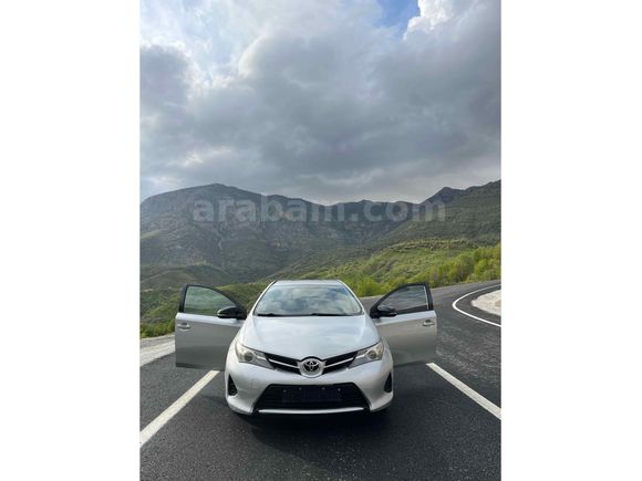Sahibinden Toyota Auris 1.33 Life 2013 Model 