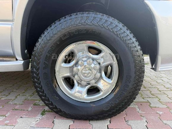 Galeriden Dodge Ram 5.9 TD 2004 Model İzmir 225.000 km Gri (Gümüş