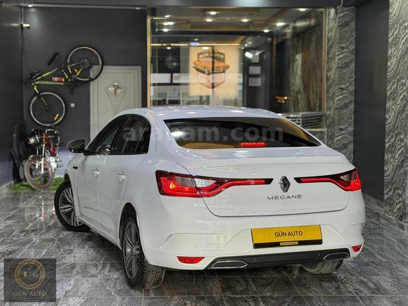 GÜN AUTO'DAN RENAULT MEGANE 4 TOUCH 2022 AİRBEG ORJİNAL