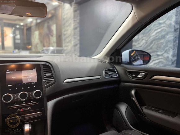 GÜN AUTO'DAN RENAULT MEGANE 4 TOUCH 2022 AİRBEG ORJİNAL