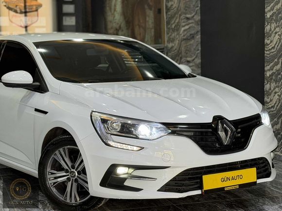 GÜN AUTO'DAN RENAULT MEGANE 4 TOUCH 2022 AİRBEG ORJİNAL