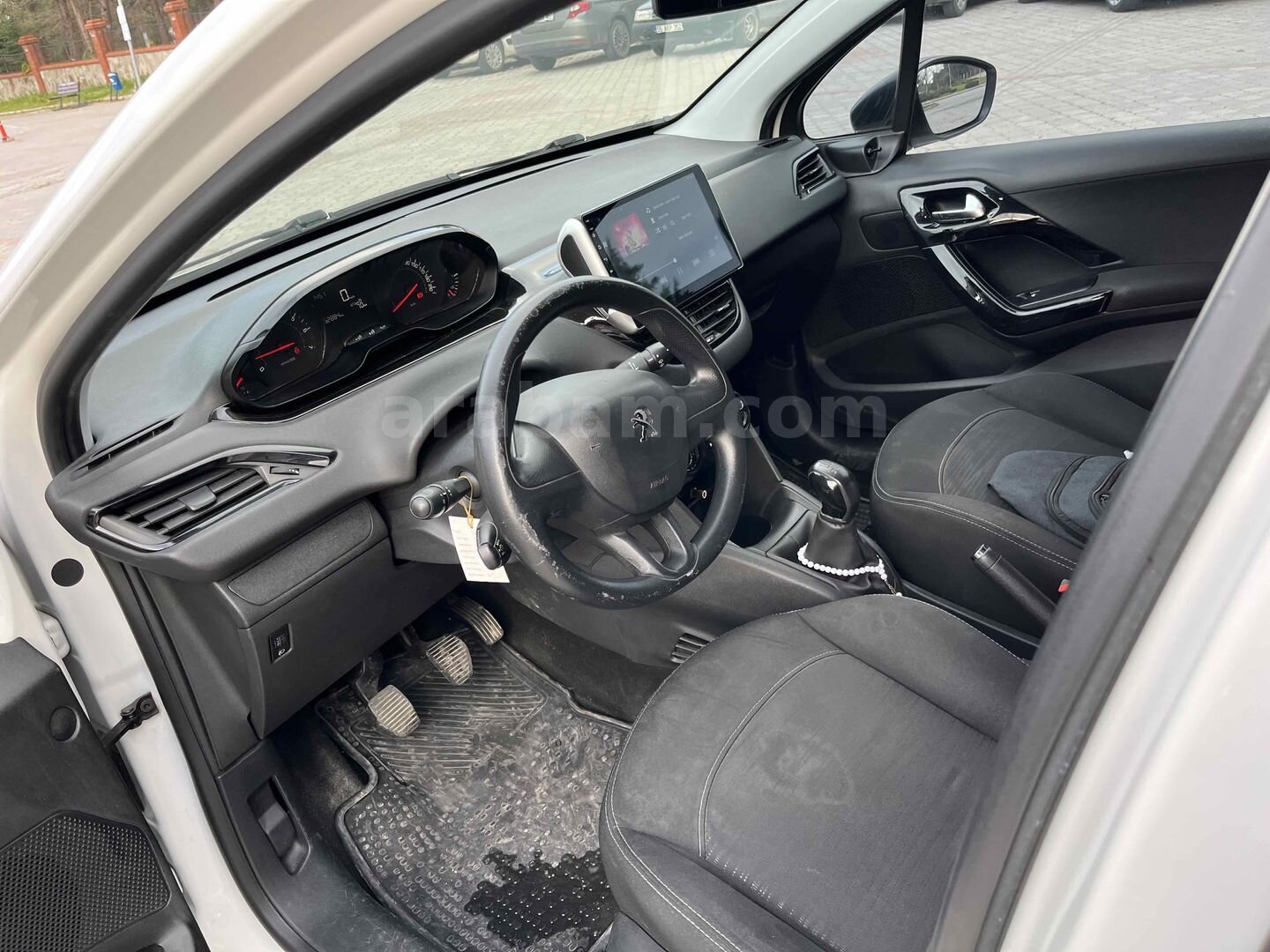 Galeriden Peugeot 208 1.0 VTi Access 2014 Model Samsun 154.000 km Beyaz 6