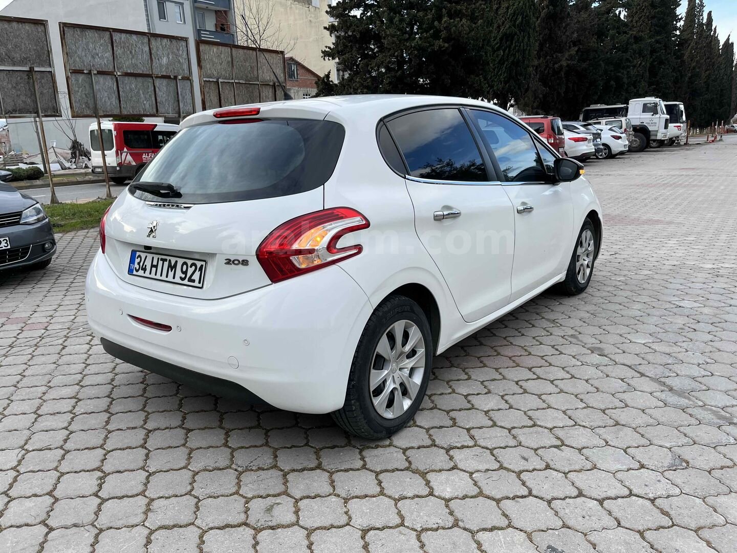 Galeriden Peugeot 208 1.0 VTi Access 2014 Model Samsun 154.000 km Beyaz 2