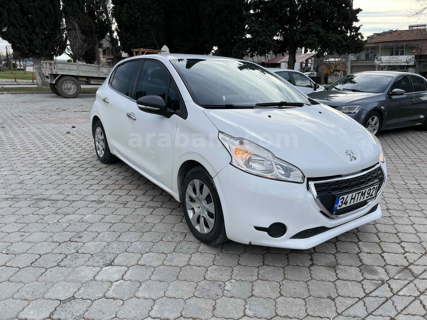 Galeriden Peugeot 208 1.0 VTi Access 2014 Model Samsun 154.000 km Beyaz 3